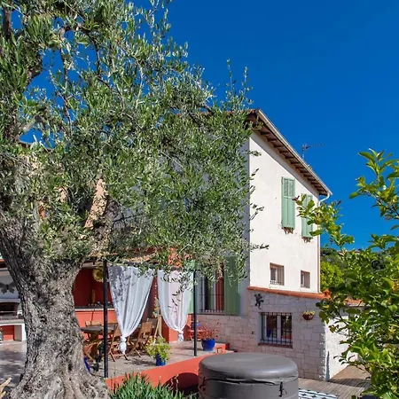 Villa Beautiful In A Peaceful Location In