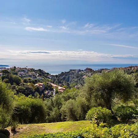 Villa Beautiful In A Peaceful Location In Nice