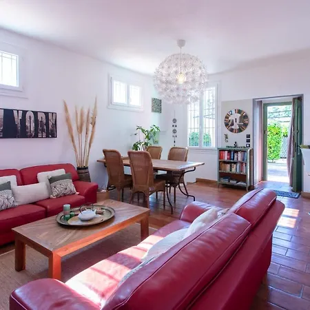 Beautiful In A Peaceful Location In Villa Nice