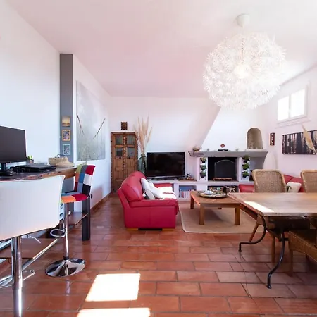 Beautiful In A Peaceful Location In Hotel Nicea
